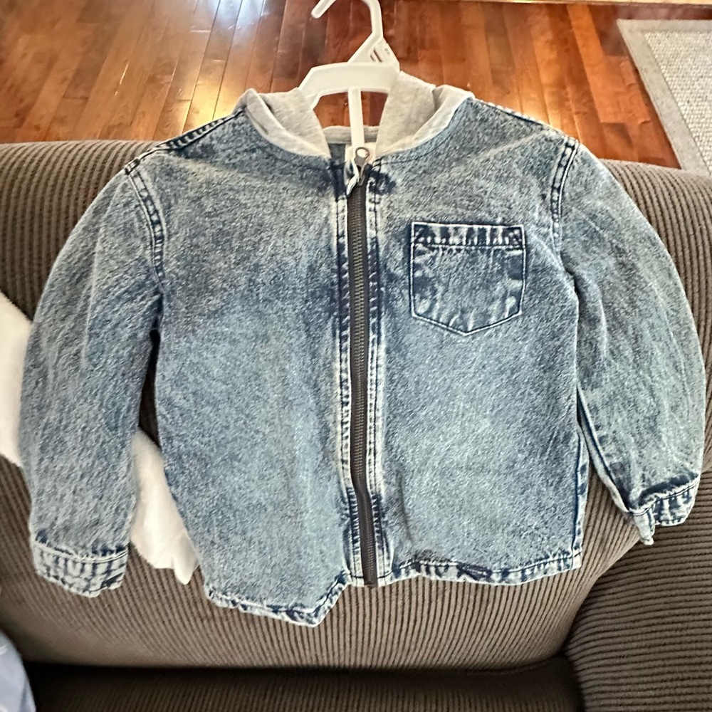 Girls clothing lot size 5T - Picture 2 of 7